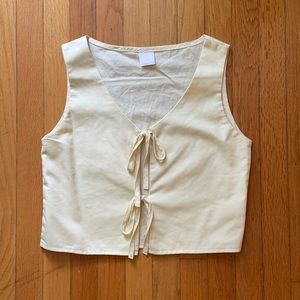 Lisa Says Gah Capri Tie Front Sleeveless Top